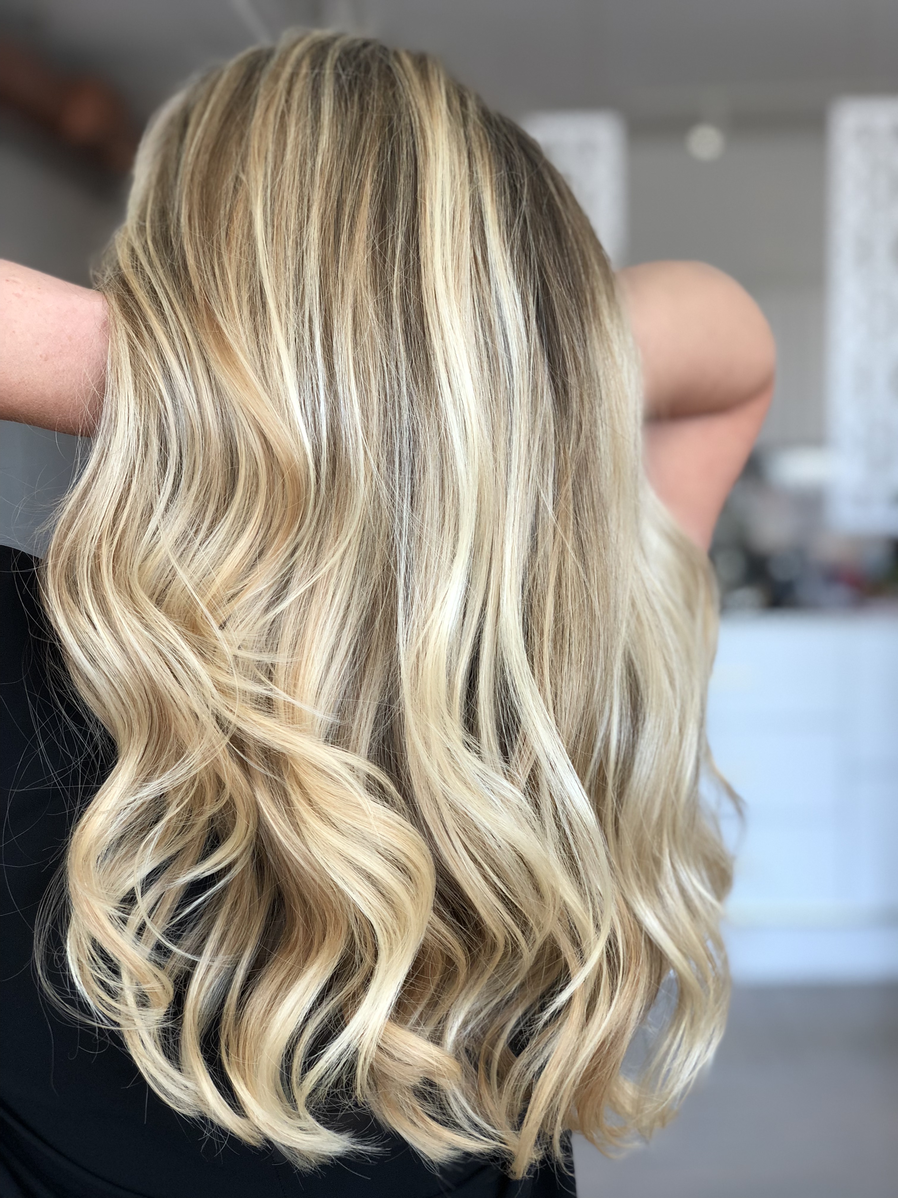 Balayage Highlights Vs. Foil Highlights: The Complete Guide